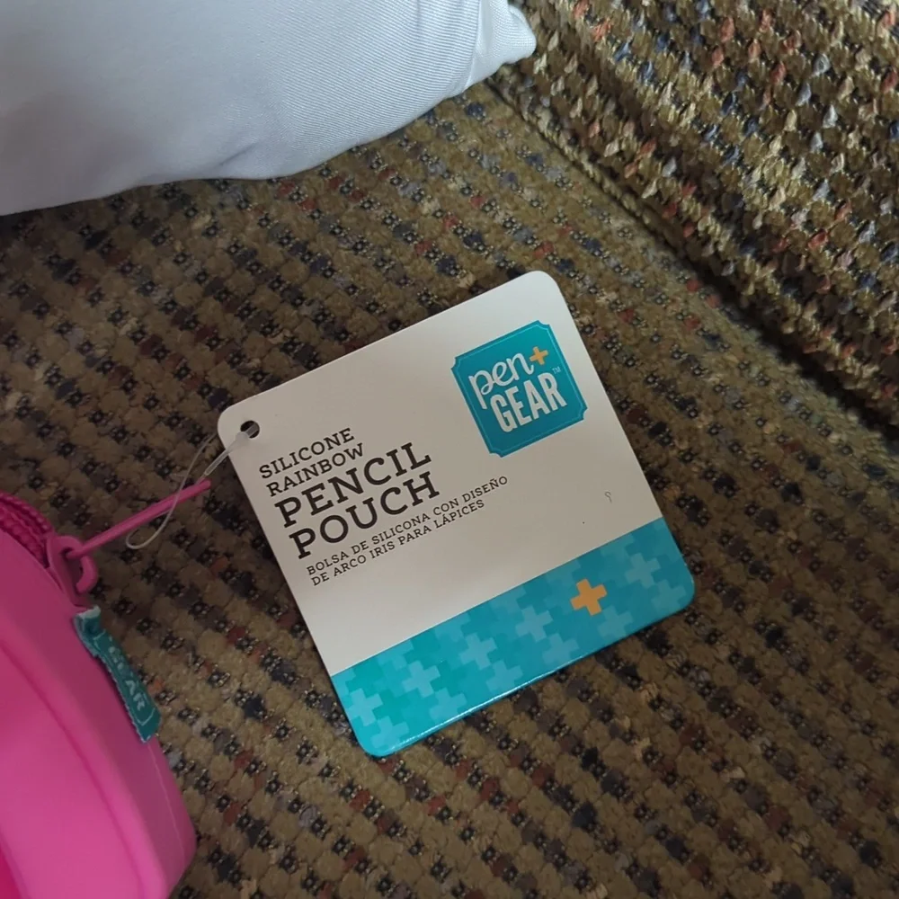 Pen & gear silicone pouch nwt